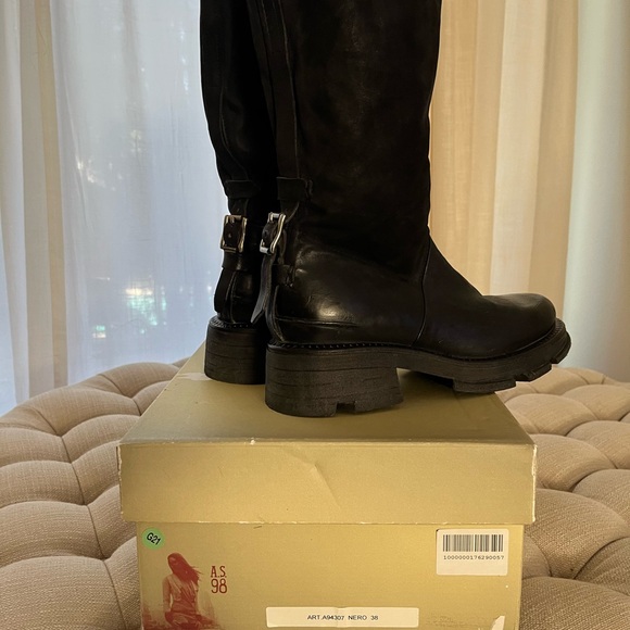 A.S.98 Women’s Sleek Black Leather Boots (38) - Picture 7 of 7